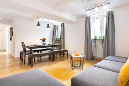 Marienplatz Apartment 2 Bedrooms Living Room Kitchen Munich Exterior photo